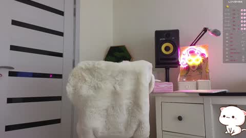 Annie  online show from January 24, 2025, 6:14 pm