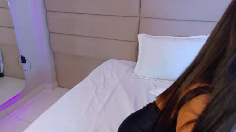 anabelleray online show from November 13, 2025, 8:08 pm