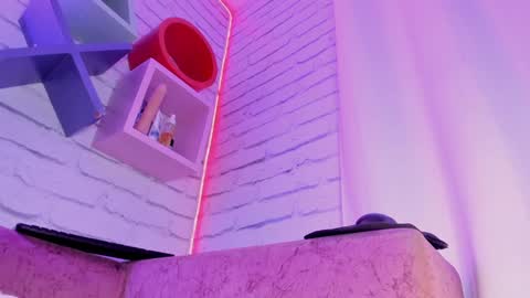 Snapshot of anaelle_bardin chatting on January 15, 2025, 10:46 pm Anna online show from January 15, 2025, 10:46 pm