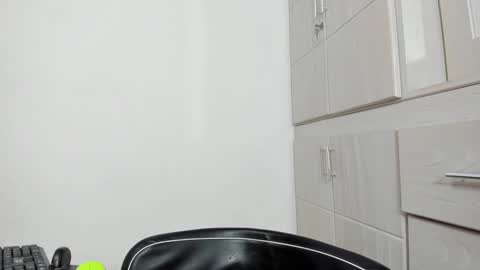 Ana  online show from December 19, 2024, 5:08 pm