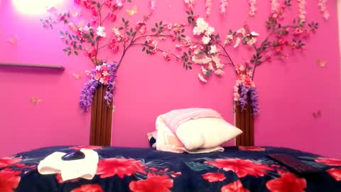 analdee online show from December 3, 2025, 7:01 pm