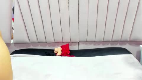 AbbyAndAntonela online show from February 22, 2025, 5:02 pm