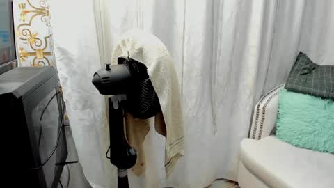 Snapshot of analia18_ chatting on January 14, 2025, 6:07 pm analia18  online show from January 14, 2025, 6:07 pm