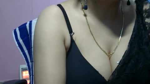 Snapshot of anamika794088 chatting on December 17, 2024, 4:11 pm anamika794088 online show from December 17, 2024, 4:11 pm