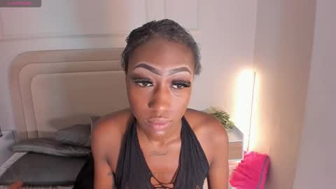 anamonroee online show from November 5, 2025, 11:43 am