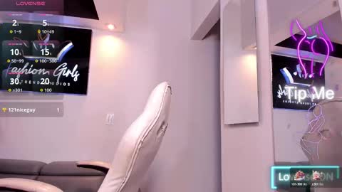 ana online show from October 14, 2025, 4:41 pm