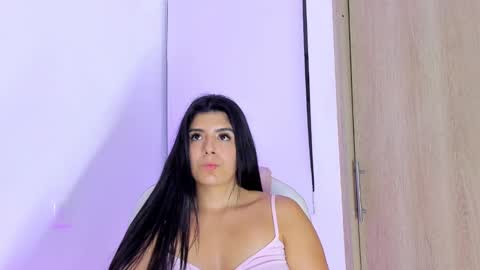 Snapshot of anastaciablake chatting on December 2, 2024, 4:53 am Anastacia online show from December 2, 2024, 4:53 am