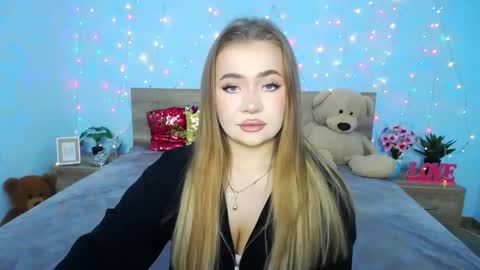 anastacyyellig online show from January 14, 2025, 8:04 pm