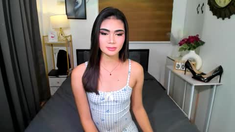 anastashiadeleon online show from September 8, 2025, 5:12 pm