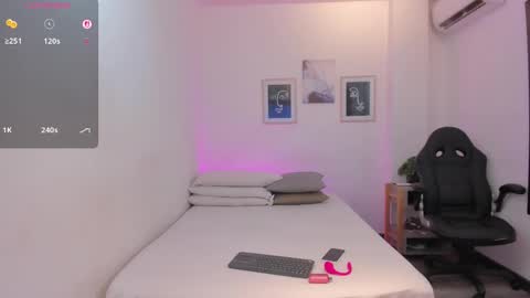 Ana online show from September 29, 2025, 7:40 pm