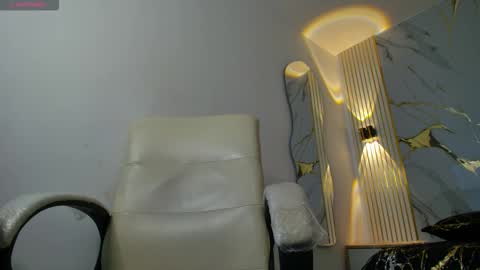 Snapshot of anastasia_stiile chatting on October 18, 2025, 8:37 am Anastasia online show from October 18, 2025, 8:37 am