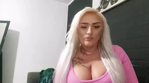 Snapshot of anastasiaamore chatting on September 25, 2025, 9:40 pm AnastasiaAmore online show from September 25, 2025, 9:40 pm