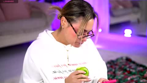 AnastasyaNoir online show from December 17, 2025, 5:46 am