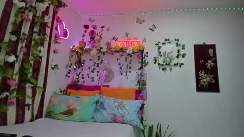 Independent online show from October 5, 2025, 10:29 pm