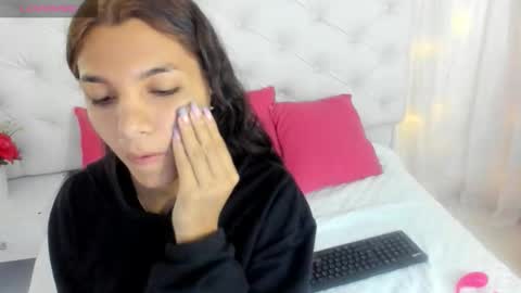 anchela garcia online show from October 2, 2025, 12:12 pm