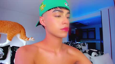 Snapshot of anddy_grey1 chatting on January 21, 2025, 8:32 pm Dani 3 online show from January 21, 2025, 8:32 pm