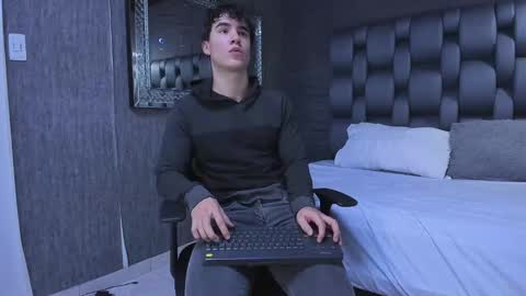 Andre Parker online show from December 5, 2024, 4:31 am