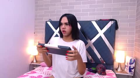 Snapshot of andrea_gill_ chatting on December 24, 2024, 12:44 pm Andres Gil online show from December 24, 2024, 12:44 pm