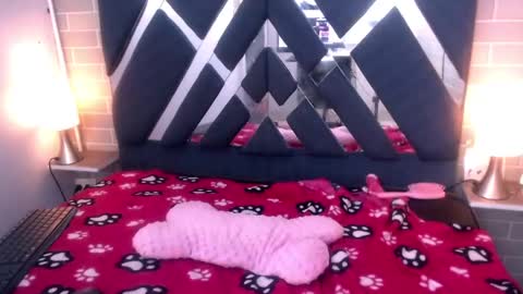 Snapshot of andrea_gill_ chatting on January 22, 2025, 8:28 pm Andres Gil online show from January 22, 2025, 8:28 pm