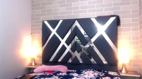 Snapshot of andrea_gill_ chatting on February 2, 2025, 12:02 pm Andres Gil online show from February 2, 2025, 12:02 pm