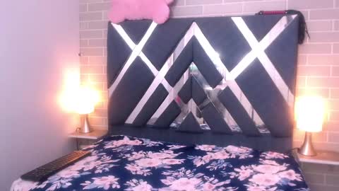 Snapshot of andrea_gill_ chatting on February 6, 2025, 11:54 am Andres Gil online show from February 6, 2025, 11:54 am