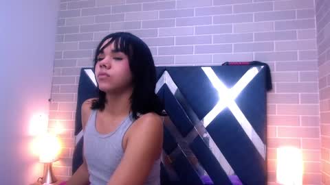 Snapshot of andrea_gill_ chatting on February 13, 2025, 12:00 pm Andres Gil online show from February 13, 2025, 12:00 pm