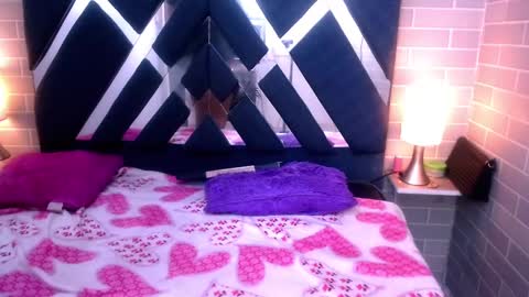 Snapshot of andrea_gill_ chatting on February 14, 2025, 8:59 pm Andres Gil online show from February 14, 2025, 8:59 pm