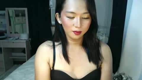 yanie online show from November 18, 2025, 11:26 pm