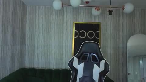 Snapshot of andrea_torres_t chatting on December 14, 2025, 1:27 pm Andrea online show from December 14, 2025, 1:27 pm