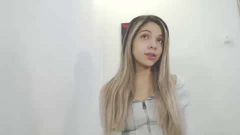 Snapshot of andreau_19 chatting on September 11, 2025, 1:44 pm andreau 19 online show from September 11, 2025, 1:44 pm