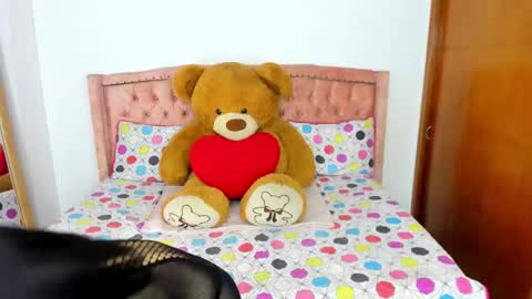 Snapshot of andreaytatyts chatting on November 9, 2025, 12:58 pm Andrea Y Taty online show from November 9, 2025, 12:58 pm