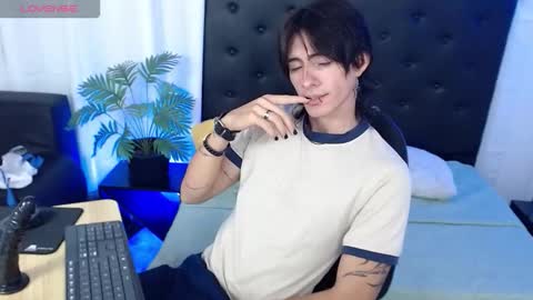 Snapshot of andreey50 chatting on November 19, 2025, 1:44 pm Andrey online show from November 19, 2025, 1:44 pm