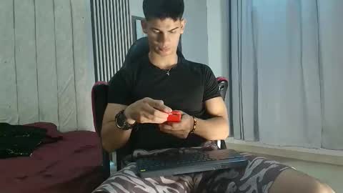 Snapshot of andres_stud chatting on September 30, 2025, 4:17 am andres_stud online show from September 30, 2025, 4:17 am