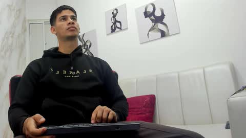 Snapshot of andres_stud chatting on October 14, 2025, 4:13 am andres_stud online show from October 14, 2025, 4:13 am