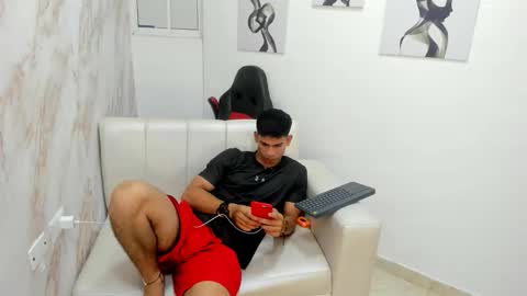 Snapshot of andres_stud chatting on October 16, 2025, 4:02 am andres_stud online show from October 16, 2025, 4:02 am