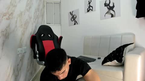 Snapshot of andres_stud chatting on November 23, 2025, 5:18 am andres_stud online show from November 23, 2025, 5:18 am