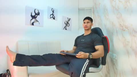 Snapshot of andres_stud chatting on December 2, 2025, 4:07 am andres_stud online show from December 2, 2025, 4:07 am