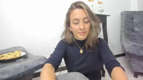 Snapshot of andresgiraldo1 chatting on December 20, 2024, 2:52 am Isa --------- online show from December 20, 2024, 2:52 am