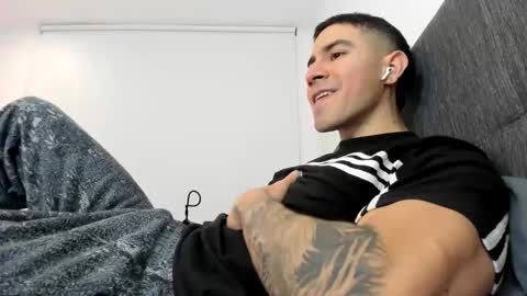 onlyfanscallmegotter online show from November 25, 2025, 4:23 am