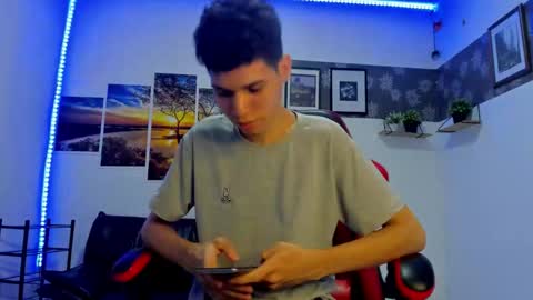 andrew_2811 online show from September 21, 2025, 5:31 am