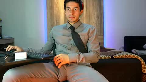 Andrew online show from September 23, 2025, 2:03 am