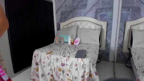 Snapshot of andrew_taylor0 chatting on September 30, 2025, 9:42 pm Andrew Taylor0 online show from September 30, 2025, 9:42 pm