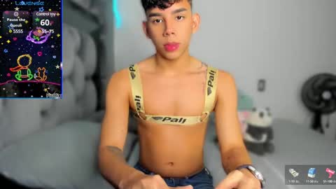 Snapshot of andrew_twink18 chatting on February 14, 2025, 11:42 pm Andrew M. online show from February 14, 2025, 11:42 pm