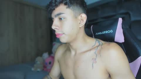 Snapshot of andrew_twink18 chatting on October 5, 2025, 5:06 am Andrew M. online show from October 5, 2025, 5:06 am