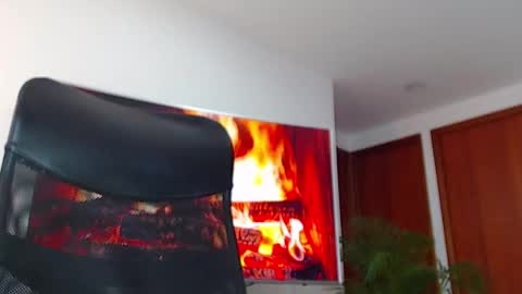 Snapshot of andrew_west_ chatting on December 18, 2024, 10:02 pm ANDREW WEST online show from December 18, 2024, 10:02 pm