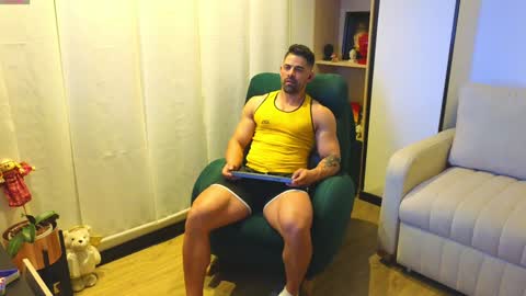 Snapshot of andrewfame chatting on December 8, 2024, 2:18 am Andrew online show from December 8, 2024, 2:18 am