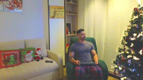 Snapshot of andrewfame chatting on December 21, 2024, 11:45 pm Andrew online show from December 21, 2024, 11:45 pm