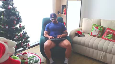 Snapshot of andrewfame chatting on December 23, 2024, 8:14 pm Andrew online show from December 23, 2024, 8:14 pm