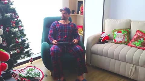 Snapshot of andrewfame chatting on December 28, 2024, 2:10 pm Andrew online show from December 28, 2024, 2:10 pm