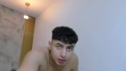 Snapshot of andrewlamar77 chatting on December 17, 2024, 2:00 pm Andrewlamar21 online show from December 17, 2024, 2:00 pm
